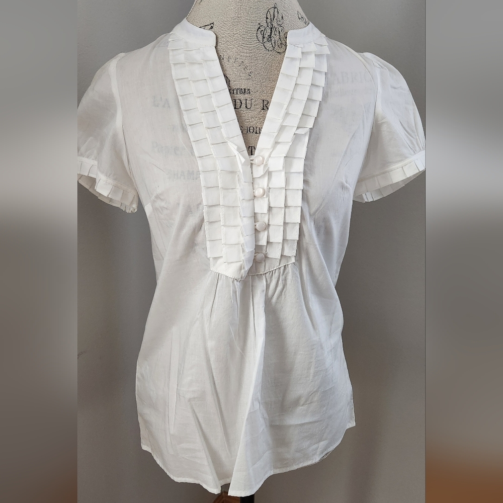 LOFT White Cotton Ruffle V-neck Short Sleeve Top In SIZE S